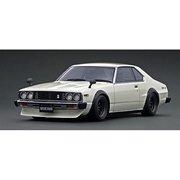 IG2164 Nissan Skyline 2000 GT-ES (C210) Black – ignition model