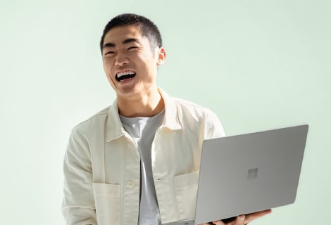 Surface Laptop Go 2 の使用イメージ