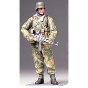 36304 WWII ドイツ冬期装備歩兵 （防寒戦闘服） [1/16 ワールドフィギュアシリーズ]