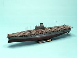 Amazon | 童友社 信濃 1/250 旧日本海軍 超大型 空母 軍艦 戦艦