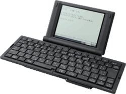 キングジム - pomera DM20プレミアムモデル シルバー 純正ポーチ付 Amazon | キングジム デジタルメモ ポメラ DM20 プレミアム