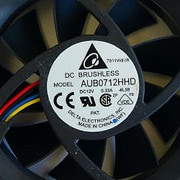 DELTA製7cmファン AUB0712HHD4P