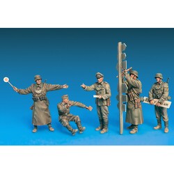 ヨドバシ Com ミニアート Mini Art 1 35 ドイツ野戦憲兵隊 フィギュアセット5体入り 通販 全品無料配達 ヨドバシ Com ミニアート Mini Art 1 35 ドイツ野戦憲兵隊 フィギュアセット5体入り 通販 全品無料配達