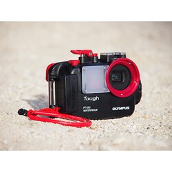 商品画像：Amazon.com : Olympus PT-052 Underwater Housing for TG-820 2