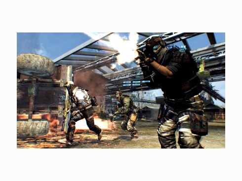 アメリカ特殊部隊「ゴースト」の戦いを描く、ミリタリーTPSの最新作が5年ぶりに登場！ 近未来ならではの最先端の兵器を装備したゴーストのメンバーとなり、テロ組織壊滅を目指そう。 圧倒的なグラフィックと映画のような演出が極限まで臨場感を高め、まさに戦場のリアルを味わうことができる！ さらに、現実空間にデジタル情報を表示させる「AR（拡張現実）」をゲーム内でも再現。近未来の戦場がここにある！