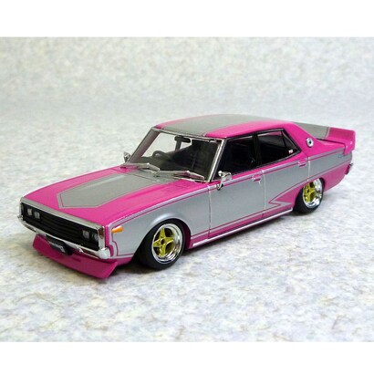 1/43 09341 [スカイライン 2000ＧＴ ヨンメリ カスタムスタイル ピンク/シルバー]