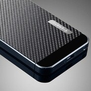 スキンガードiPhone5 カーボンブラック [背面保護フィルム付き]