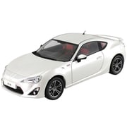 CDG025 [1/18 トヨタ GT86 サテンホワイトパール]