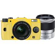 Q7 ダブルズームキット イエロー/イエロー 015 [ボディ＋交換レンズ「PENTAX-02 STANDARD ZOOM」「PENTAX-06 TELEPHOTO ZOOM」]