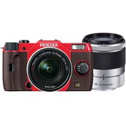 Q7 ダブルズームキット レッド/ブラウン 024 [ボディ＋交換レンズ「PENTAX-02 STANDARD ZOOM」「PENTAX-06 TELEPHOTO ZOOM」]
