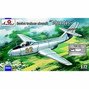 1/72 ヤコブレフ Yak-32 単座ジェット練習機 [AM72232]