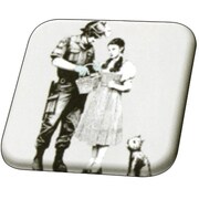 Banksy 32mmスクエアバッジ BKB011 Banksy /Dorothy Searched [缶バッジ]