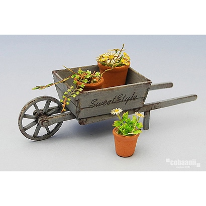 SS-020 [1/24 木製手押し車と植木鉢]