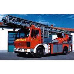Amazon | 1/24DLK23-12ベンツ 1419/1422 消防車 | プラモデル 通販