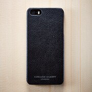 TR-KHLCIP14-LTBK [KATHARINE HAMNETT LONDON × Simplism iPhone 5s エコレザーカバー ブラック]