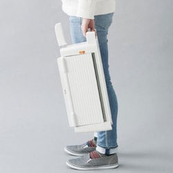 ヨドバシ.com - プラス PLUS コンパクト断裁機PK-113 ホワイト ヨドバシ.com - プラス PLUS コンパクト断裁機PK-113 ホワイト