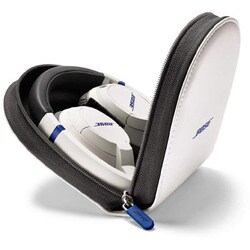 BOSE ヘッドフォン　Sound True　白 青 BOSE、オンイヤー＆アラウンドイヤータイプのヘッドホン新機種