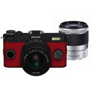 Q-S1 ダブルズームキット ブラック×カーマインレッド 002 [ボディ＋交換レンズ「PENTAX-02 STANDARD ZOOM」「PENTAX-06 TELEPHOTO ZOOM」]