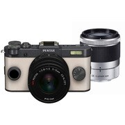 Q-S1 ダブルズームキット ガンメタル×クリーム 009 [ボディ＋交換レンズ「PENTAX-02 STANDARD ZOOM」「PENTAX-06 TELEPHOTO ZOOM」]