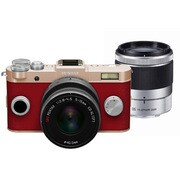 Q-S1 ダブルズームキット シャンパンゴールド×カーマインレッド 023 [ボディ＋交換レンズ「PENTAX-02 STANDARD ZOOM」「PENTAX-06 TELEPHOTO ZOOM」]