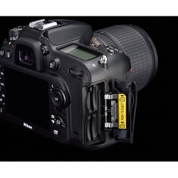 ヨドバシ.com - ニコン NIKON D7200 18-140VRレンズキット
