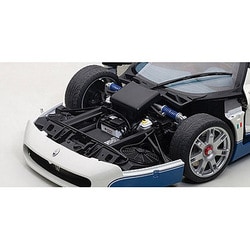 マテルエリート 1/18 マセラティ MC12　ホワイト/ブルー Amazon | AUTOart 1/18 マセラティ MC12 (パールホワイト/ブルー
