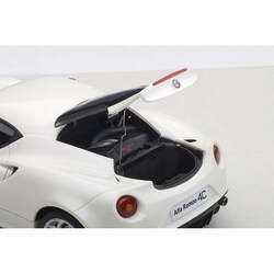 【人気SALE品質保証】AUTO art 70188 1/18 アルファロメオ 4C (メタリック・ホワイト) 乗用車