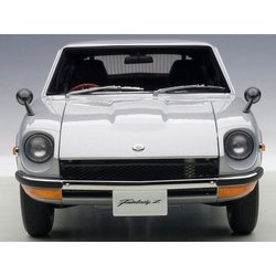 に*ー様 1/18オートアート フェアレディZ432 Amazon.co.jp: オートアート AUTOart 1/18 フェアレディZ Z432