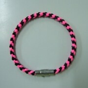 Fita BRAID IV ブレイド4 ブレスレット [Mサイズ 蛍光ピンク・黒]