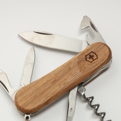 ヨドバシ.com - ビクトリノックス VICTORINOX エボリューション