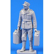 CMF48301 [1/48 レジンパーツ ドイツ ジェリカンを持つ兵士]
