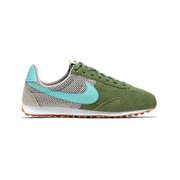 NIKE 828436-305-24.5 [プリ モントリオール レーサー ビンテージ レディース 24.5cm ツリーライン/ライトアイアンオール/ハイパーターコイズ]