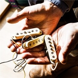 ヨドバシ.com - FENDER フェンダー ERIC JOHNSON STRAT PICKUP SET