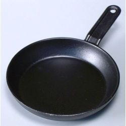 イシガキ 鉄鋳物フライパン 720B 18cm AHL27018