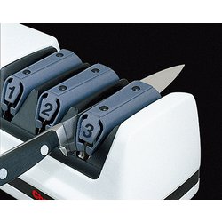 ヨドバシ.com - シェフスチョイス 電動包丁研ぎ器 120N AHU9301
