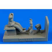 第二次世界大戦 RAF アルビオン給油車ドライバー エアフィックス用 [1/48 レジンフィギュア]