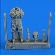 第二次世界大戦ソ連空軍女性パイロットw/パラシュート [1/48 レジンフィギュア]