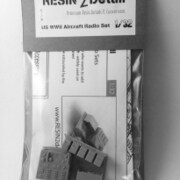 R2DAC32030 [1/32 レジン製ディティールアップパーツ 米軍爆撃機用無線セット]