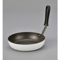 ホクア タテ型ハンドルの小さめフライパン 20cm