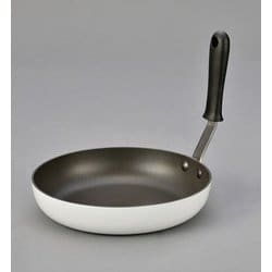 ホクア タテ型ハンドルの小さめフライパン 22cm
