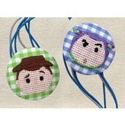 D01B0490 [ディズニーTSUM TSUM ゴム付きボタン バズ＆ウッディ]