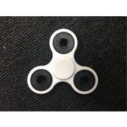 ハンドスピナー トリプルスピナー ホワイト