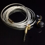 ダイナミック型イヤホン Dharma D200