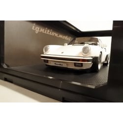 イグニッションモデル　1/18ポルシェ911ターボ　ホワイト 訳あり イグニッションモデル ポルシェ911ターボ 1/18 ホワイト