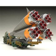 ソユーズロケット+搬送列車 [1/150スケール 組み立て式プラスチックモデル]