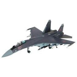 Su-33 フランカー　セルジュコフ迷彩　完成品