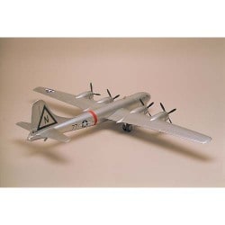 (未使用･未開封品)　童友社 1/72 B-29A スーパーフォートレス エノラ・ゲイ プラモデル 72-B29A-6000 bt0tq1u Amazon | 童友社 1/72 B-29A スーパーフォートレス エノラ・ゲイ