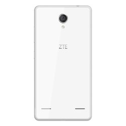 送料タダ5/4以降の発送ZTE BLADE E02 ホワイト スマートフォン本体
