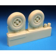 48318 [1/48 レジン製ディティールアップパーツセット スピットファイア タイヤ(ブロックトレッド)＆ホイール(4穴)セット]