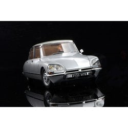 ヨドバシ Com エブロ Ebbro 1 24 カーモデルシリーズ Citroen Ds21 通販 全品無料配達